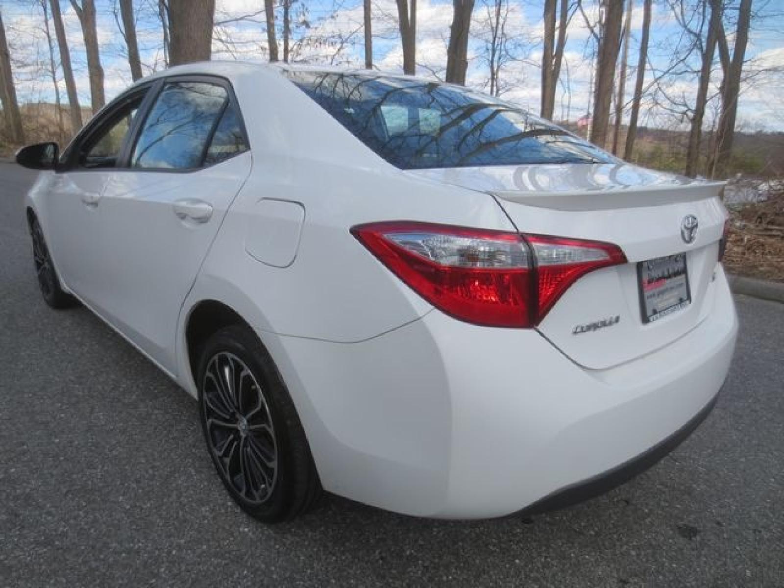 2015 White /Gray Orange Toyota Corolla s Plus (2T1BURHE8FC) with an 1.8 Liter 4-cylinder engine, Automatic transmission, located at 270 US Route 6, Mahopac, NY, 10541, (845) 621-0895, 41.349022, -73.755280 - Photo #4